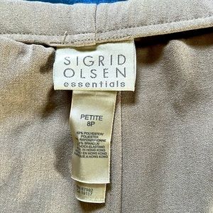 Sigrid Olsen Essentials Women’s Pants. Size 8 Petite. Tan. Side zipper